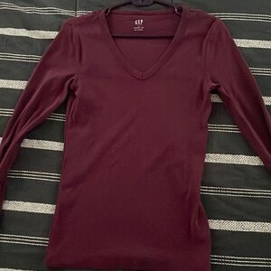 Gap long sleeve tee